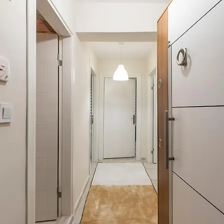 Axis Evleri Goeruekle Apartman